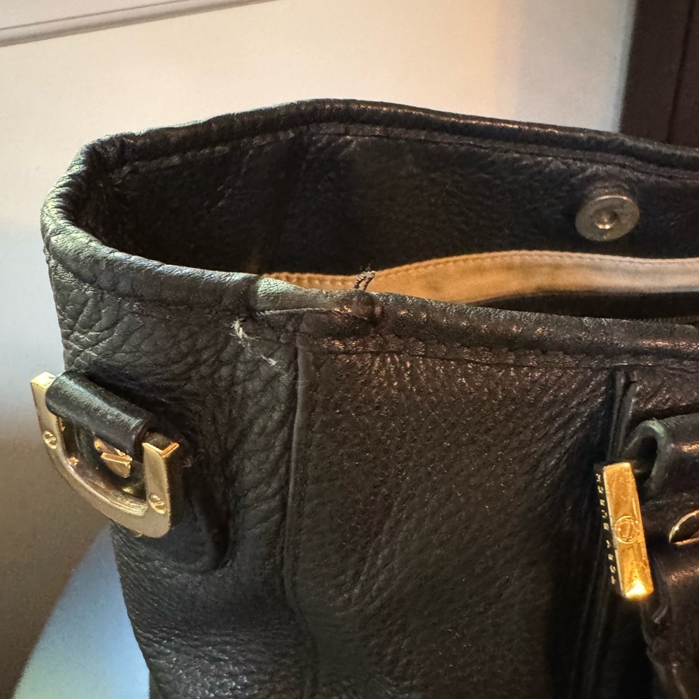 Tory Burch Black Leather Shoulder Bag with Gold Accents - Picture 6 of 7